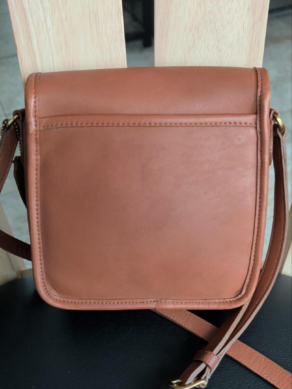 Vintage Coach Companion Flap Crossbody (KOC-9076) GUC - Picture 2 of 10
